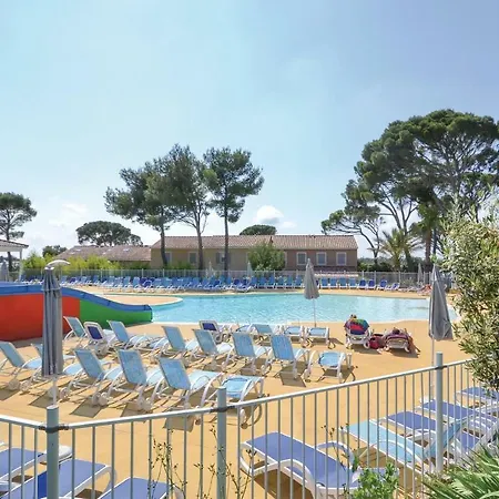 Two-bedroom Holiday In 칼비송